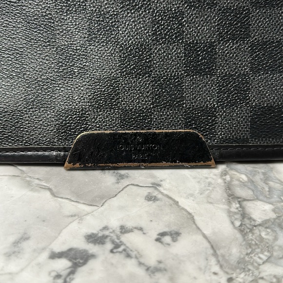 Authentic Louis Vuitton
Damier Graphite Shoulder Bag MM Messenger bag - Picture 3 of 13